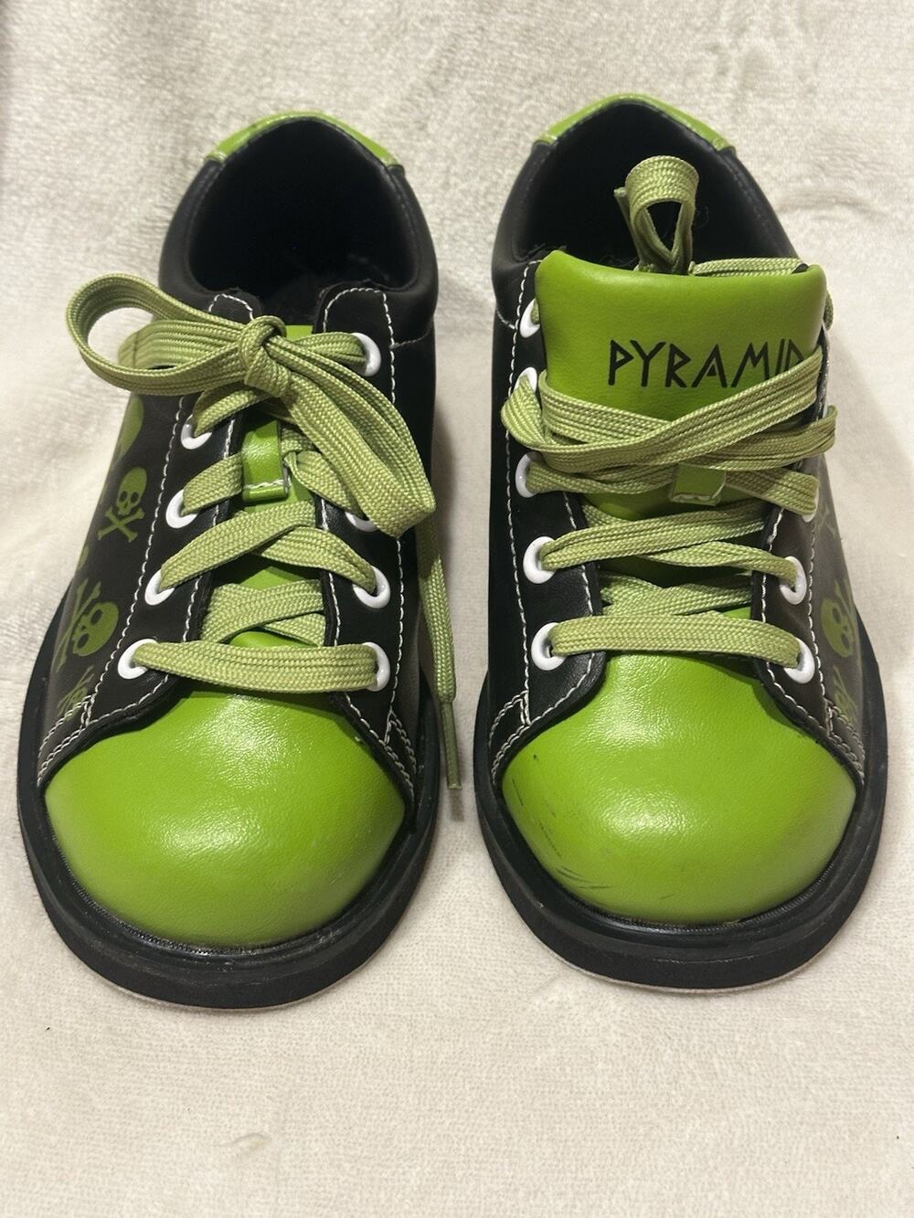 Pyramid Youth Skull Green and Black Bowling Shoes Youth Size 2 US